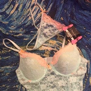stunning ice blue/pale pink lace lingerie 2-pc set